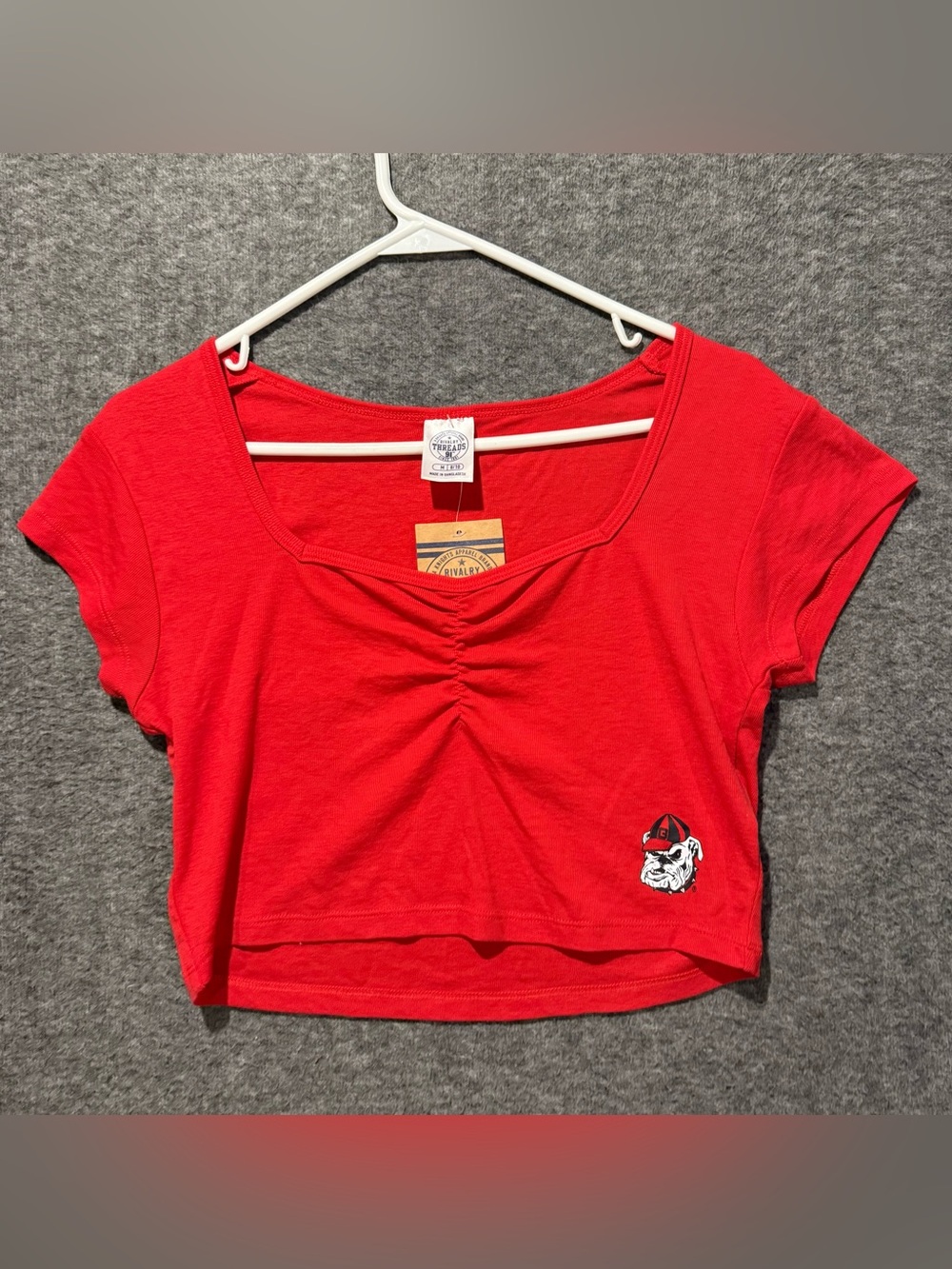 Georgia Bulldogs Cropped Tee Womens M 8/10 Red VNeck Fitted Light Thin Short NWT